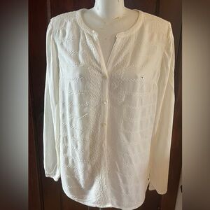 NWT Eddie Bauer Ivory Embroidered Blouse - Size Medium